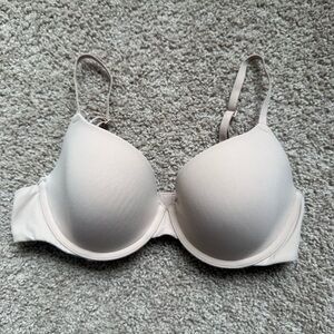 Skims Fits Everybody T-Shirt Bra